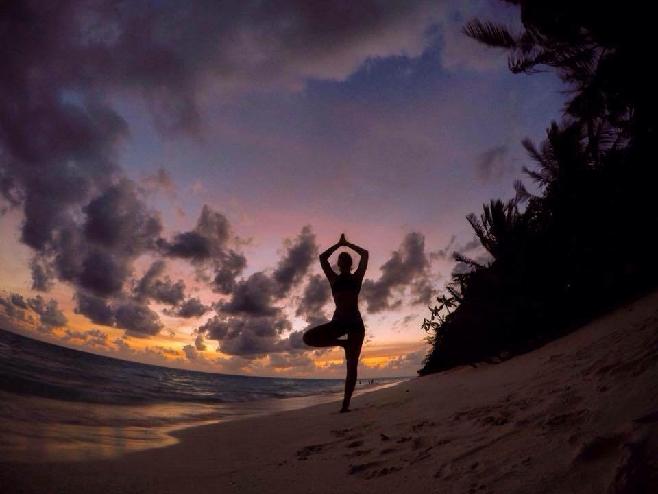 Maledivy Yoga zapad slnka